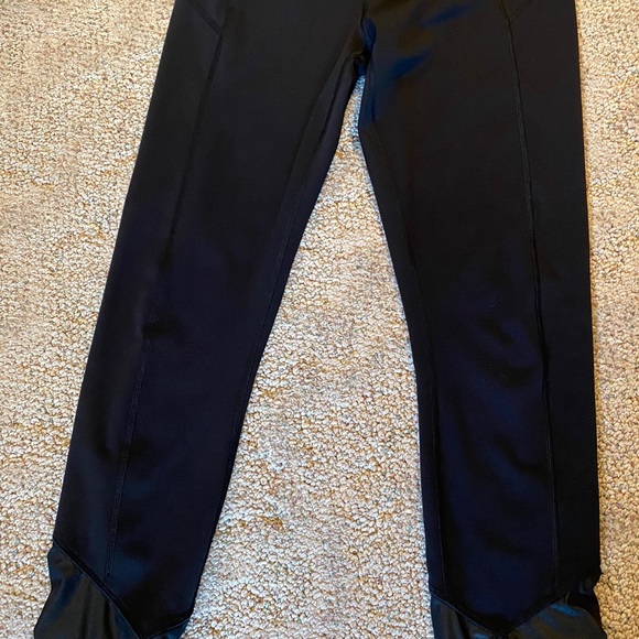 Lululemon RARE leggings - Picture 2 of 4